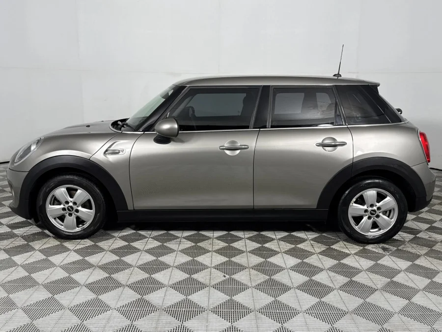 Used 2019 MINI Hatch One Hatch 5-door - WeBuyCars Richmond Used 2019 MINI Hatch One Hatch 5-door - WeBuyCars Richmond