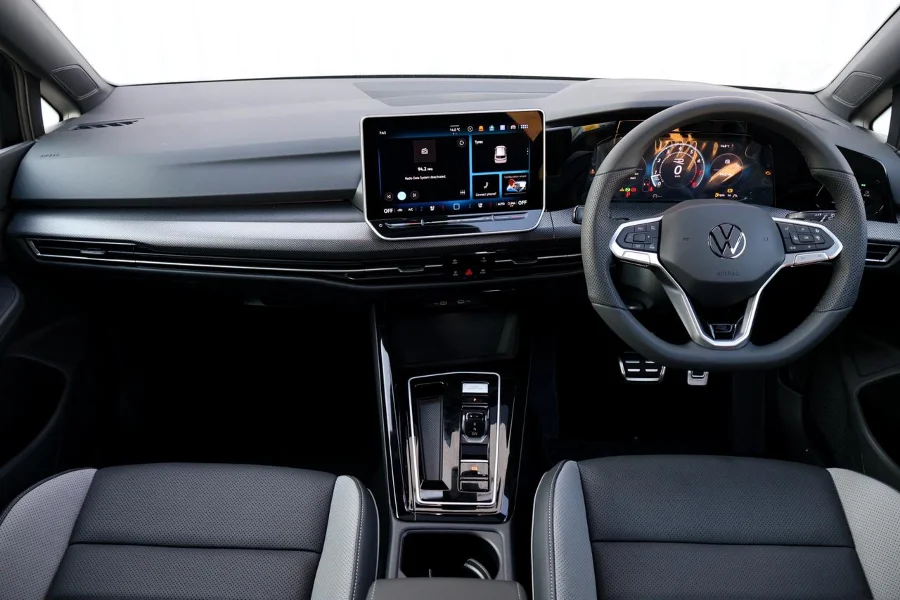New 2026 Volkswagen Golf 1.4TSI R-Line - VW Pretoria New New 2026 Volkswagen Golf 1.4TSI R-Line - VW Pretoria New