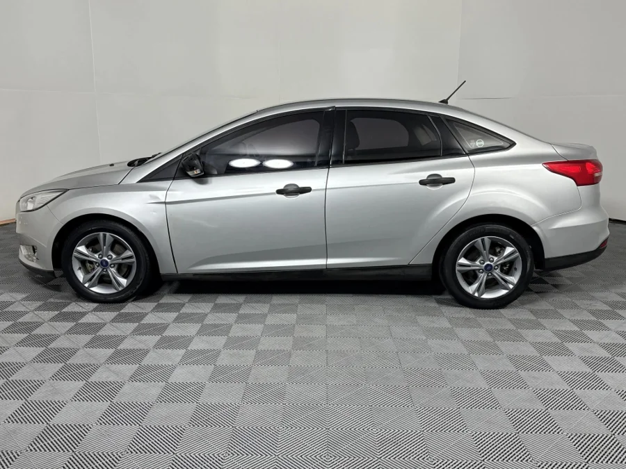 Used 2017 Ford Focus sedan 1.0T Ambiente - WeBuyCars Montana