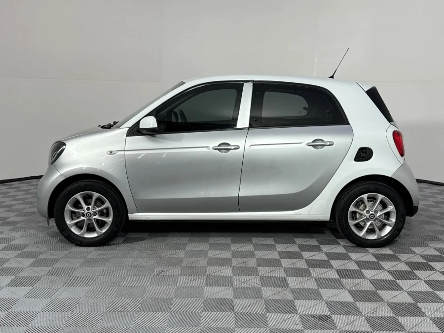 Used 2016 smart forfour 52kW base - WeBuyCars Germiston