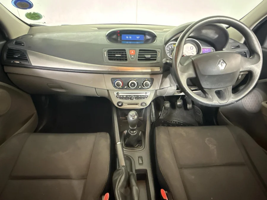 Used 2010 Renault Megane Mégane 1.6 Shake It! - WeBuyCars Midstream