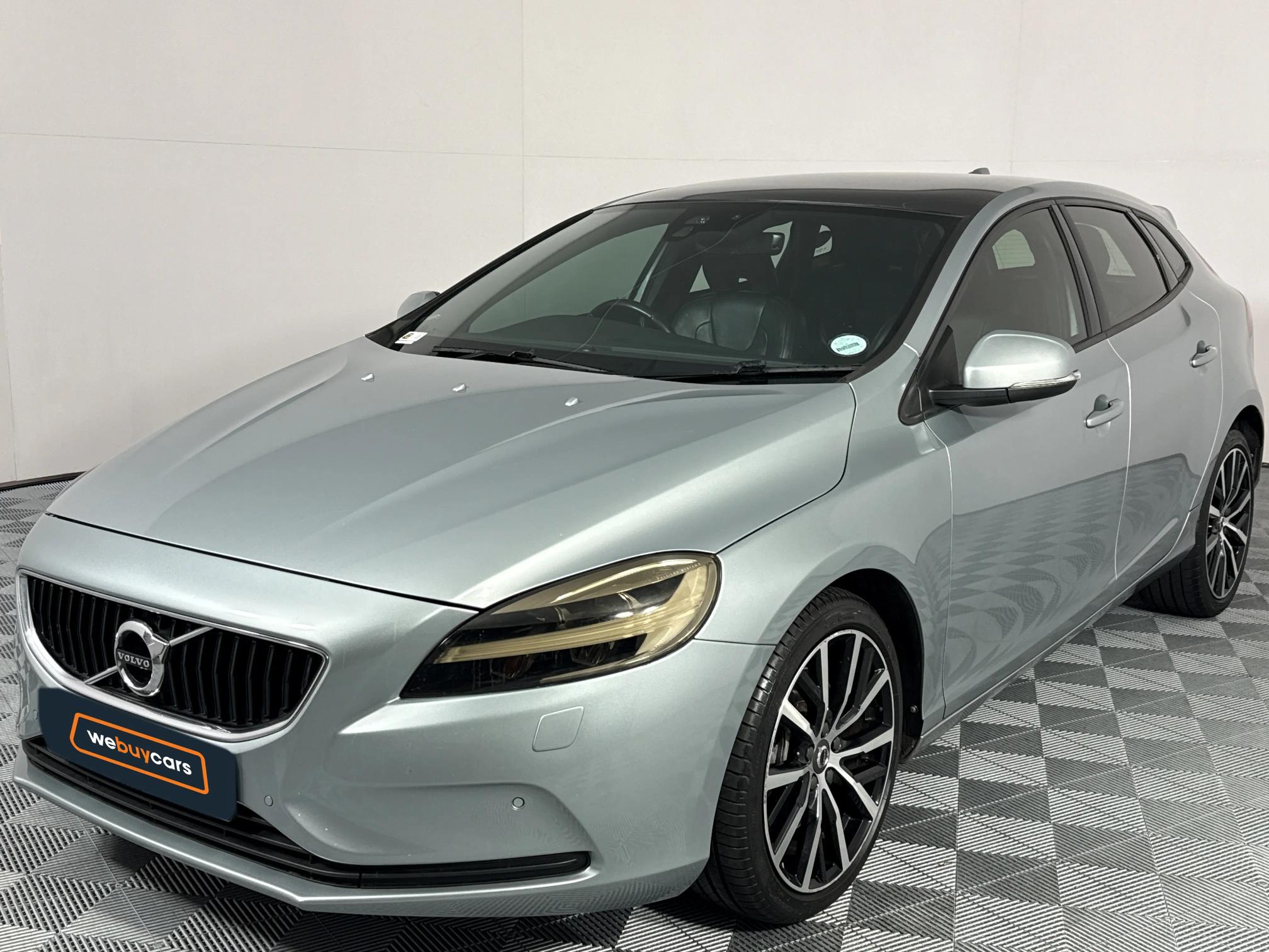 Used 2018 Volvo V40 T4 Momentum auto