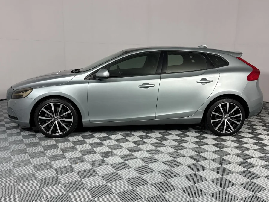 Used 2018 Volvo V40 T4 Momentum auto - WeBuyCars Brackenfell Cape Town Used 2018 Volvo V40 T4 Momentum auto - WeBuyCars Brackenfell Cape Town