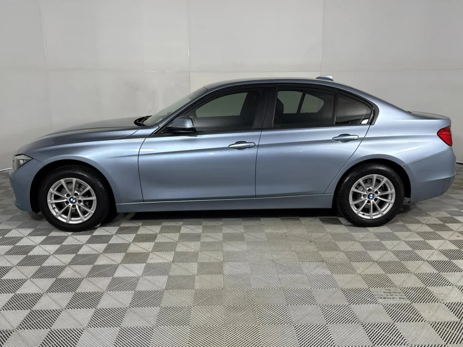 Used 2013 BMW 3 Series 320i sports-auto - WeBuyCars Silverlakes Used 2013 BMW 3 Series 320i sports-auto - WeBuyCars Silverlakes