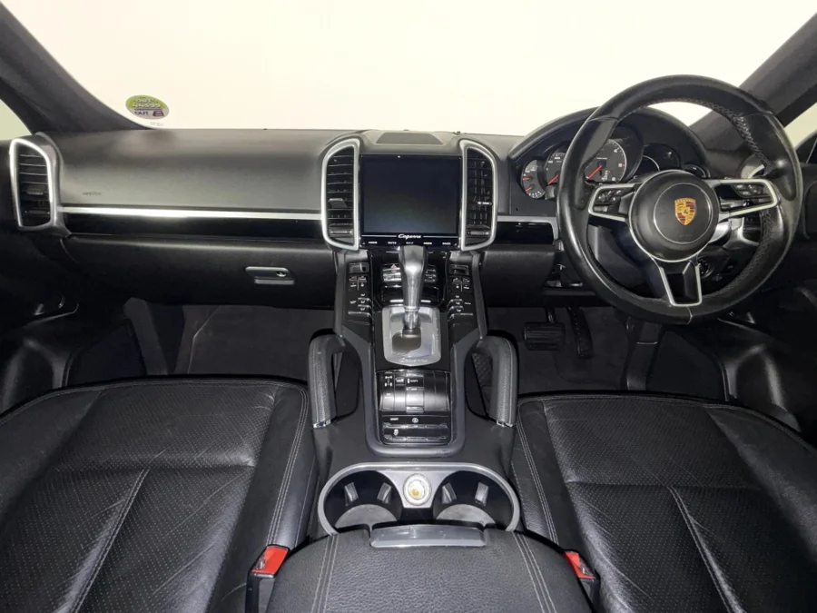 Used 2015 Porsche Cayenne diesel - WeBuyCars Durban