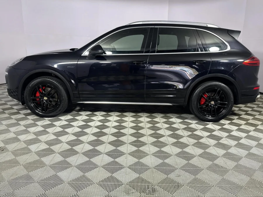 Used 2015 Porsche Cayenne diesel - WeBuyCars Durban