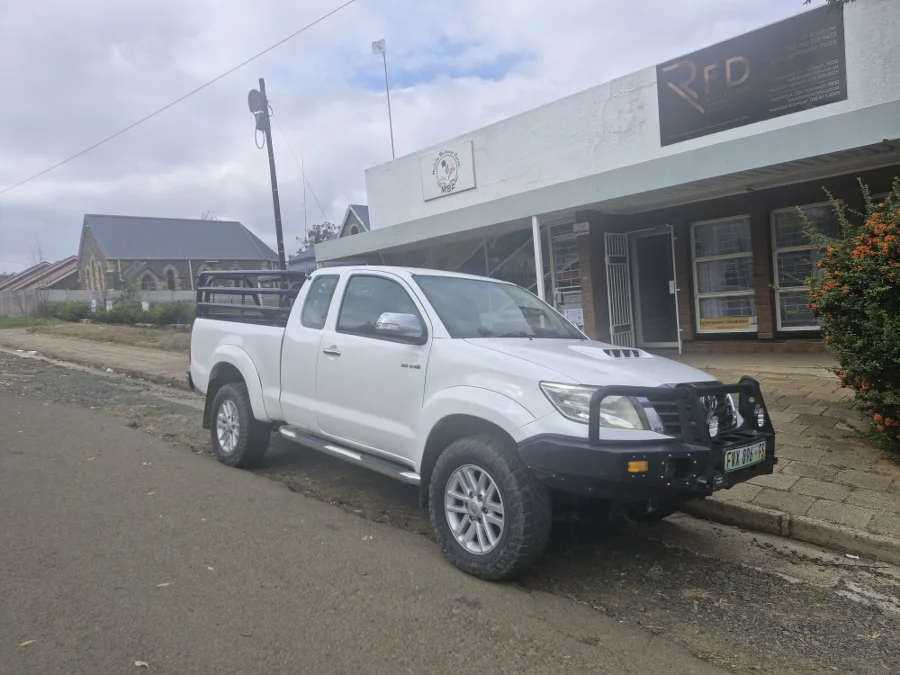 New 2014 Toyota Hilux 3.0D-4D Xtra cab 4x4 Raider - Private Seller New 2014 Toyota Hilux 3.0D-4D Xtra cab 4x4 Raider - Private Seller