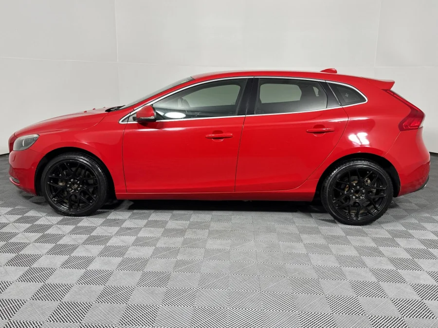 Used 2017 Volvo V40 T4 Momentum auto - WeBuyCars Montana Used 2017 Volvo V40 T4 Momentum auto - WeBuyCars Montana