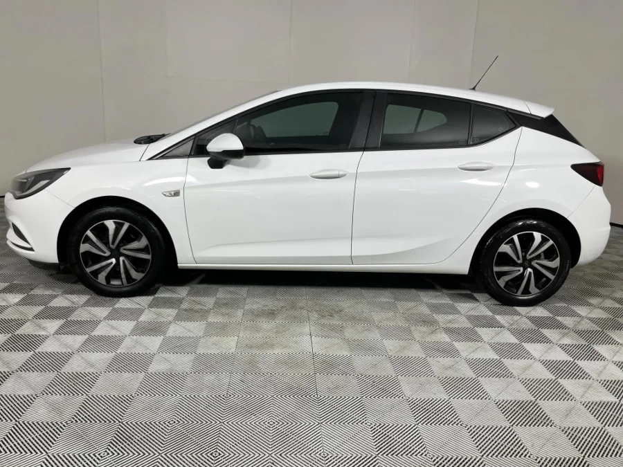 Used 2020 Opel Astra hatch 1.0T - WeBuyCars The Dome