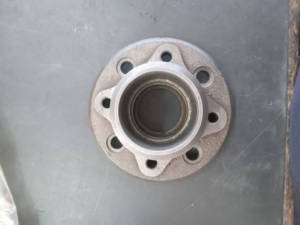 Toyota Avanza 2006 model Hubs