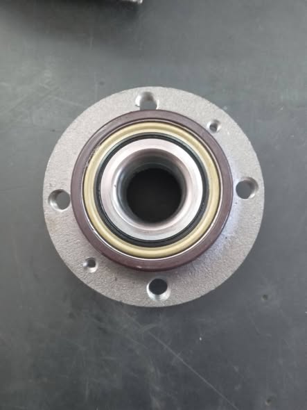 Opel corsa rear Hub+bearing