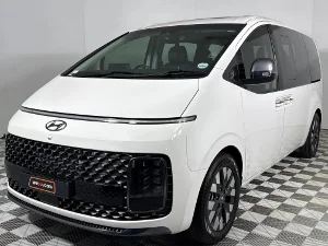Used 2022 Hyundai Staria 2.2D Luxury