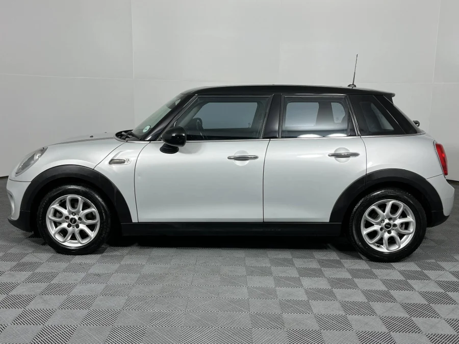 Used 2015 MINI Hatch Cooper Hatch 5-door Seven 7 - WeBuyCars Montana Used 2015 MINI Hatch Cooper Hatch 5-door Seven 7 - WeBuyCars Montana