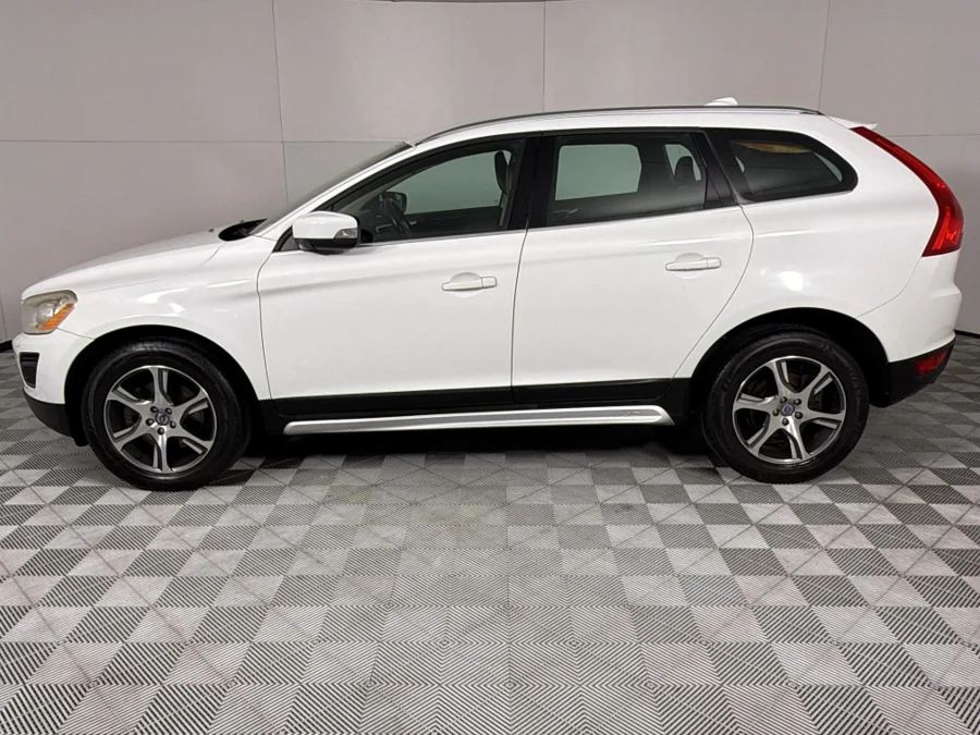 Used 2011 Volvo XC60 T5 Excel - WeBuyCars The Dome