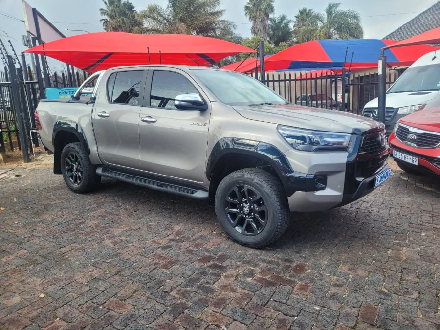 Used 2017 Toyota Hilux 2.8GD-6 Raider auto - E Motors Used 2017 Toyota Hilux 2.8GD-6 Raider auto - E Motors