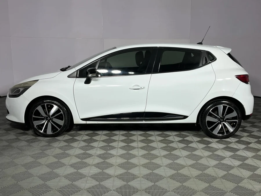 Used 2014 Renault Clio 66kW turbo Dynamique - WeBuyCars Rustenburg Used 2014 Renault Clio 66kW turbo Dynamique - WeBuyCars Rustenburg