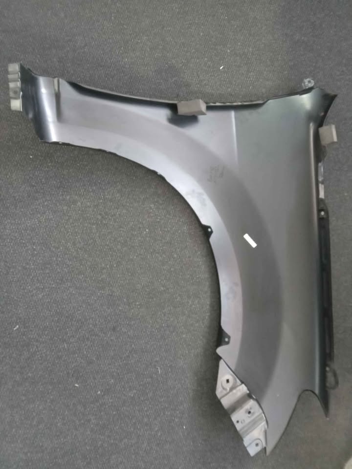 Left Hand (LH) Front Fender for Isuzu KB / D-Max (2012–2018) – No Indicator Hole