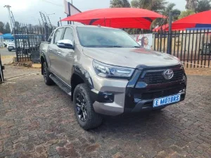 Used 2017 Toyota Hilux 2.8GD-6 Raider auto Used 2017 Toyota Hilux 2.8GD-6 Raider auto