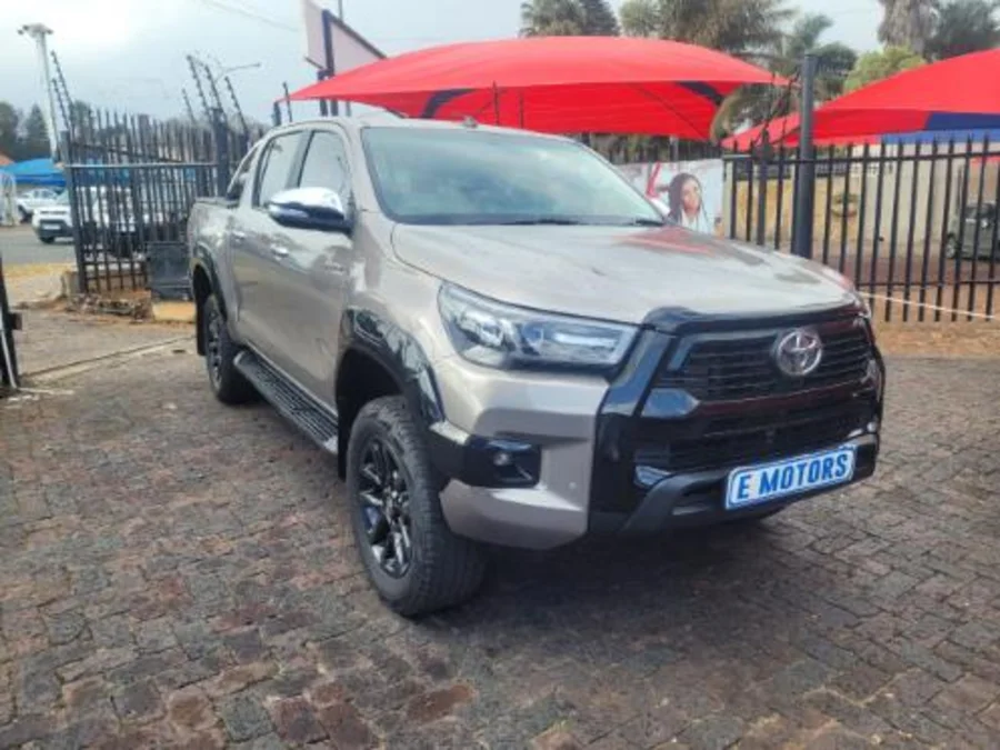 Used 2017 Toyota Hilux 2.8GD-6 Raider auto - E Motors Used 2017 Toyota Hilux 2.8GD-6 Raider auto - E Motors
