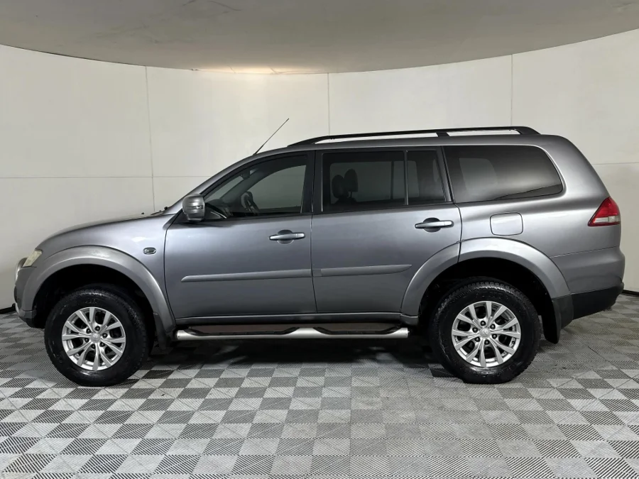 Used 2014 Mitsubishi Pajero Sport 2.5DI-D auto - WeBuyCars Midstream Used 2014 Mitsubishi Pajero Sport 2.5DI-D auto - WeBuyCars Midstream