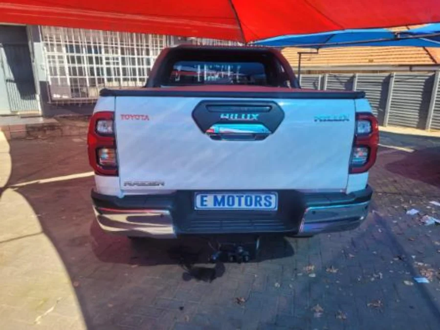 Used 2021 Toyota Hilux 2.4GD-6 Xtra cab Raider manual - E Motors Used 2021 Toyota Hilux 2.4GD-6 Xtra cab Raider manual - E Motors