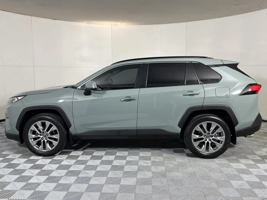 Used 2019 Toyota RAV4 2.0 VX - WeBuyCars Midstream