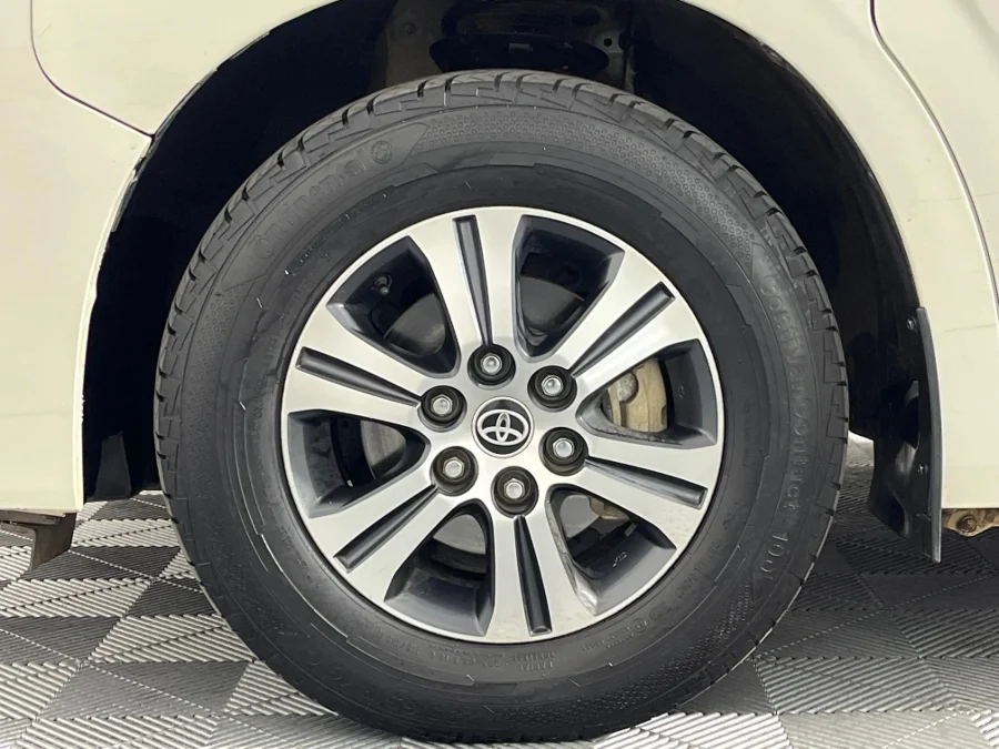 Used 2023 Toyota Quantum 2.8 LWB bus 11-seater GL - WeBuyCars Germiston