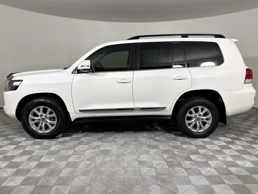 Used 2020 Toyota Land Cruiser 200 4.5D-4D V8 VX-R - WeBuyCars Vereeniging