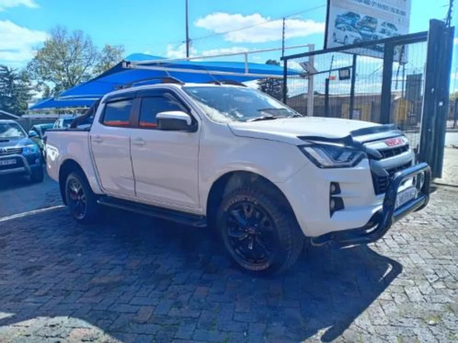 Used 2023 Isuzu D-Max 1.9TD double cab LS auto - E Motors Used 2023 Isuzu D-Max 1.9TD double cab LS auto - E Motors