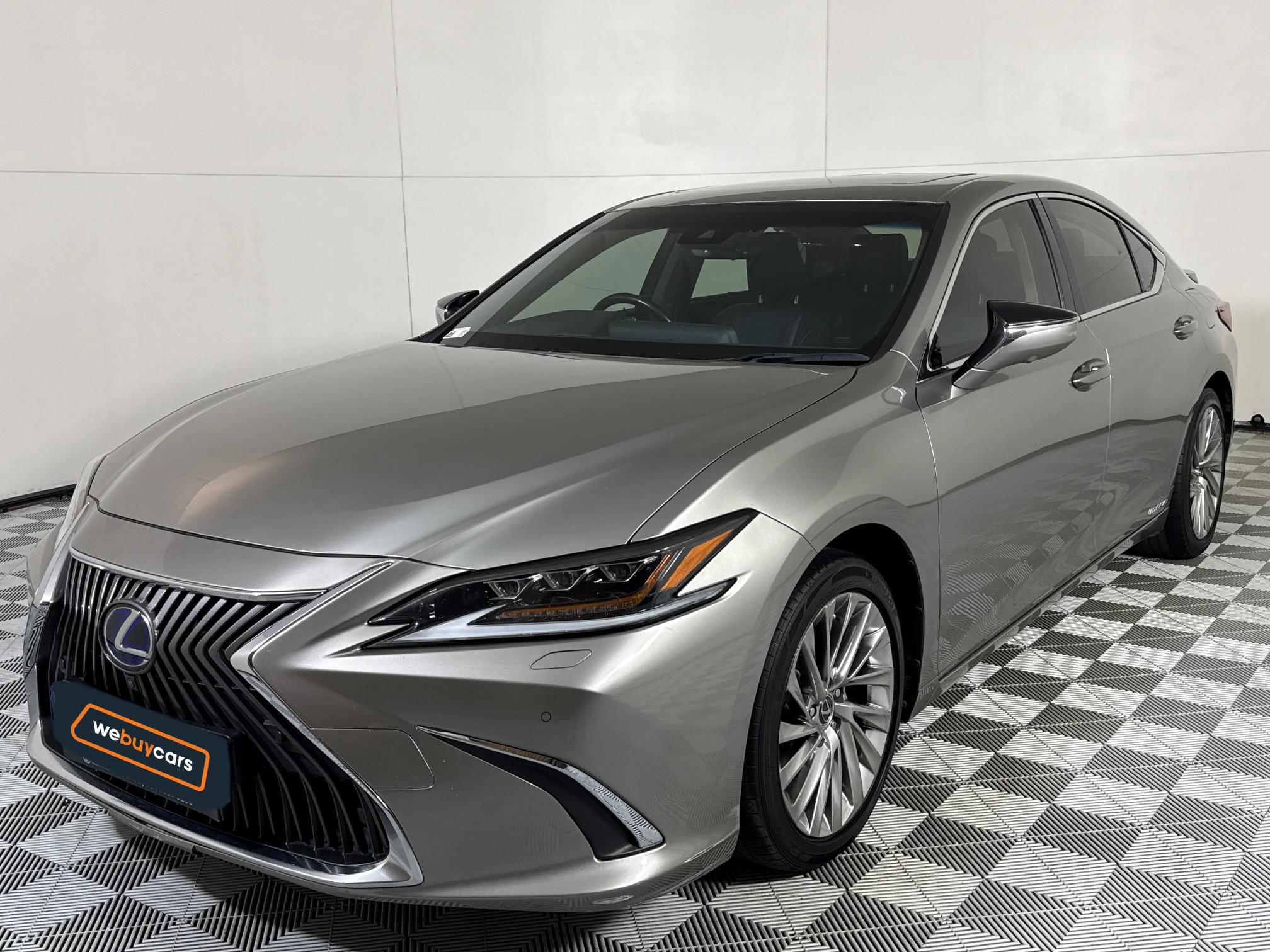 Used 2019 Lexus ES 300h EX