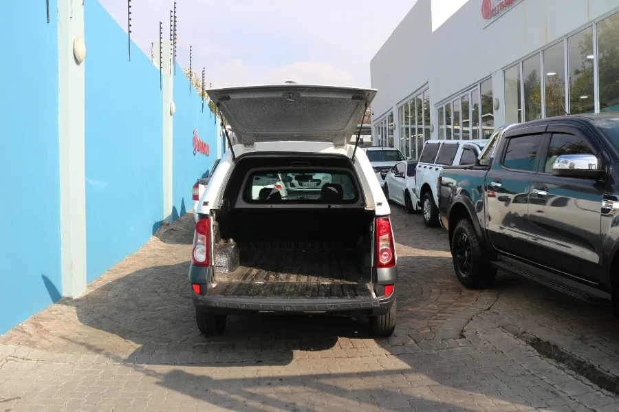 Used 2024 Nissan NP200 1.6i safety pack - OMC Motors Used 2024 Nissan NP200 1.6i safety pack - OMC Motors