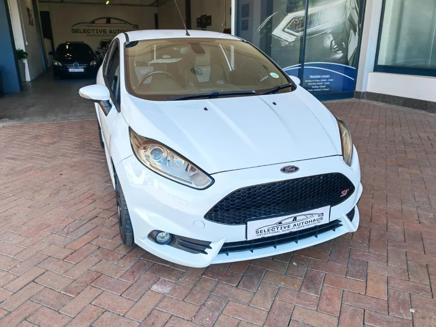 Used 2015 Ford Fiesta ST - Selective Autohaus Used 2015 Ford Fiesta ST - Selective Autohaus