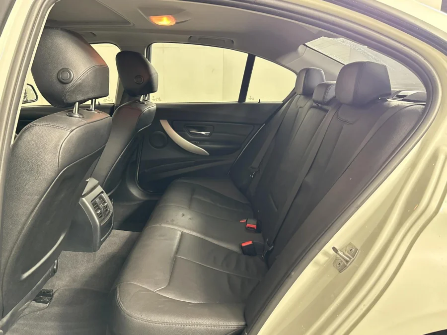 Used 2018 BMW 3 Series 320i sports-auto - WeBuyCars George