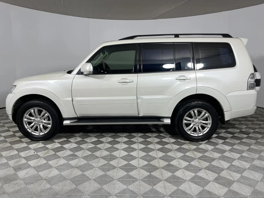 Used 2021 Mitsubishi Pajero 5-door 3.2DI-D GLS Exceed Pajero Legend Limited Edition 100 - WeBuyCars The Dome