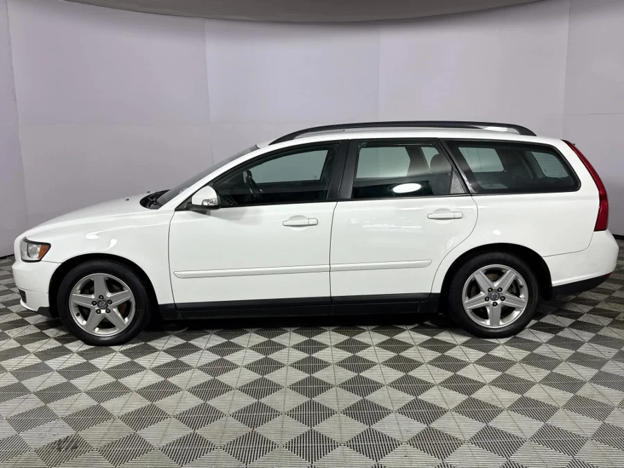 Used 2010 Volvo V50 2.0 - WeBuyCars Durban