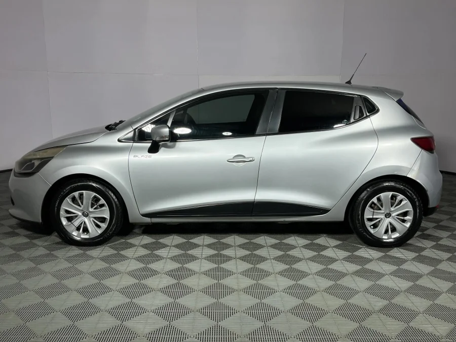 Used 2017 Renault Clio 66kW turbo Blaze - WeBuyCars Rustenburg Used 2017 Renault Clio 66kW turbo Blaze - WeBuyCars Rustenburg
