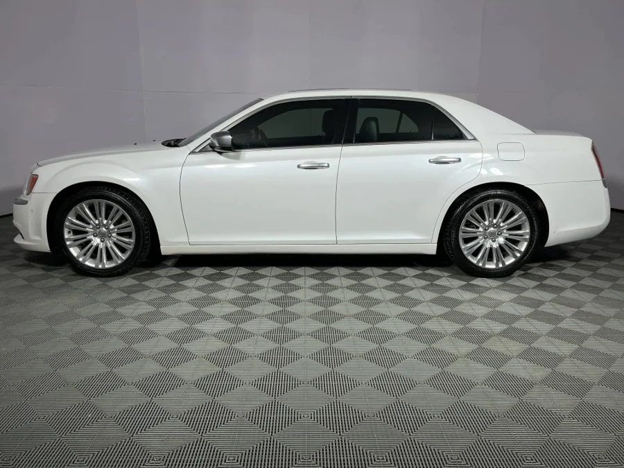 Used 2014 Chrysler 300C 3.6 Luxury Series - WeBuyCars Rustenburg Used 2014 Chrysler 300C 3.6 Luxury Series - WeBuyCars Rustenburg