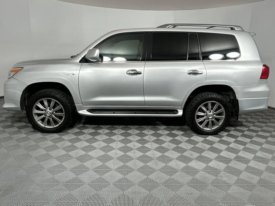 Used 2011 Lexus LX 570 - WeBuyCars Richmond