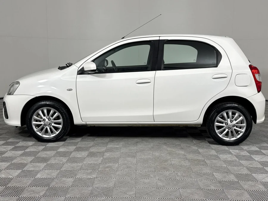 Used 2019 Toyota Etios hatch 1.5 Sprint - WeBuyCars Vereeniging