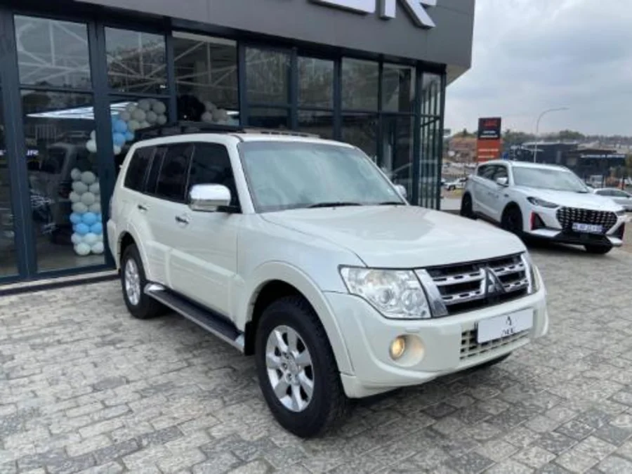 Used 2012 Mitsubishi Pajero 5-door 3.2DI-D GLS Exceed Pajero Legend Limited Edition 100 - AGG Northcliff Used 2012 Mitsubishi Pajero 5-door 3.2DI-D GLS Exceed Pajero Legend Limited Edition 100 - AGG Northcliff
