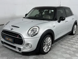 Used 2015 MINI Hatch Cooper S Hatch 5-door Seven 7 auto Used 2015 MINI Hatch Cooper S Hatch 5-door Seven 7 auto