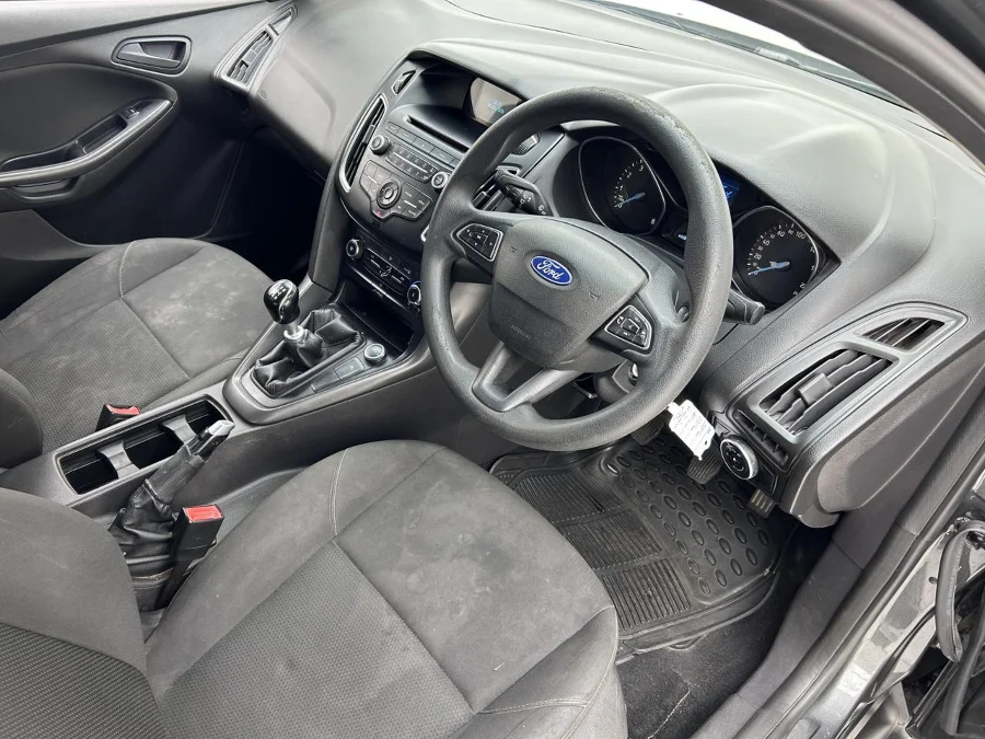 Used 2015 Ford Focus sedan 1.0T Ambiente - EBK Auto Used 2015 Ford Focus sedan 1.0T Ambiente - EBK Auto