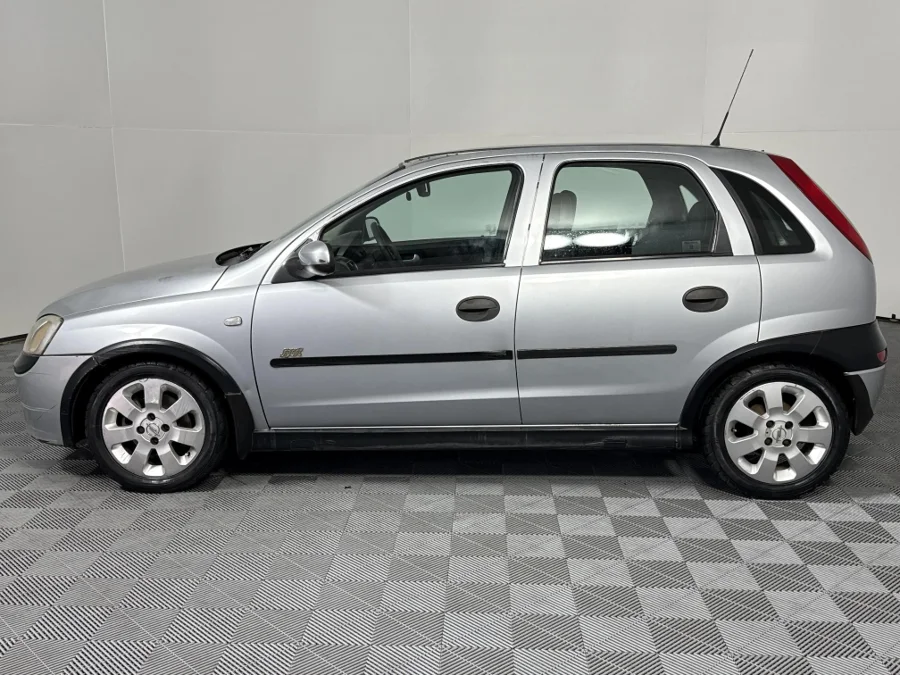 Used 2004 Opel Corsa 1.6 Sport - WeBuyCars Montana