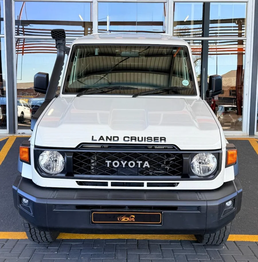 Used 2025 Toyota Land Cruiser 79 2.8GD-6 double cab - Driverite Northcliff Used 2025 Toyota Land Cruiser 79 2.8GD-6 double cab - Driverite Northcliff