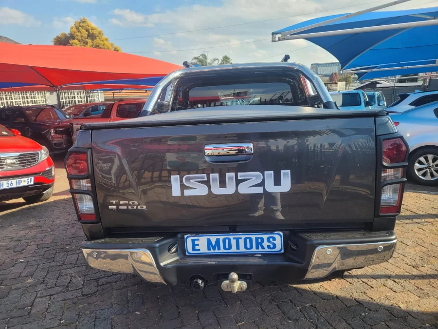 Used 2016 Isuzu KB 300D-Teq double cab LX auto - E Motors Used 2016 Isuzu KB 300D-Teq double cab LX auto - E Motors