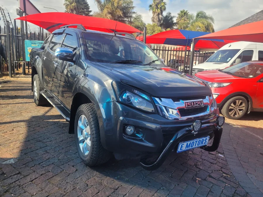Used 2016 Isuzu KB 300D-Teq double cab LX auto - E Motors Used 2016 Isuzu KB 300D-Teq double cab LX auto - E Motors