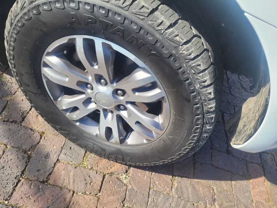 Used 2016 Ford Everest 2.2TDCi XLT auto - E Motors Used 2016 Ford Everest 2.2TDCi XLT auto - E Motors
