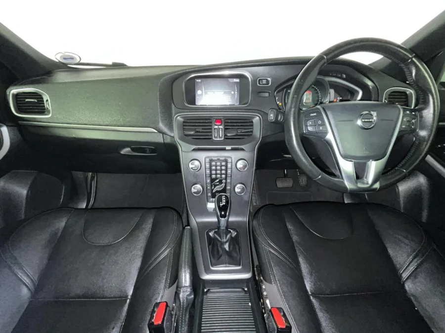 Used 2018 Volvo V40 T3 Kinetic auto - WeBuyCars Montana Used 2018 Volvo V40 T3 Kinetic auto - WeBuyCars Montana