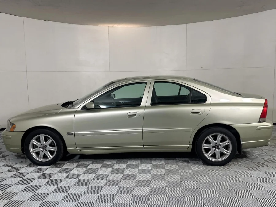 Used 2005 Volvo S60 2.0T automatic - WeBuyCars Midstream Used 2005 Volvo S60 2.0T automatic - WeBuyCars Midstream