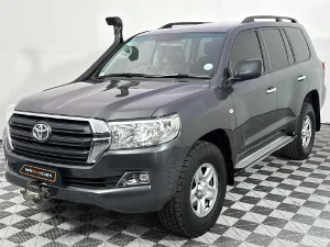 Used 2018 Toyota Land Cruiser 200 4.5D-4D V8 GX-R Used 2018 Toyota Land Cruiser 200 4.5D-4D V8 GX-R
